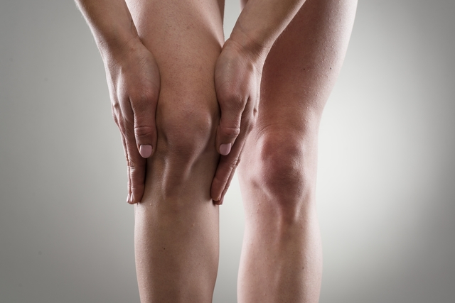 Como tratar uma lesão no joelho em casa