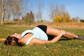 Faça esses 5 exercícios simples e acabe de vez com a dor nas costas