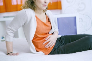 Menstruação escura: 5 principais causas e o que fazer