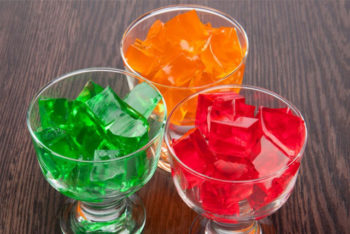 Conheça as vantagens da gelatina pra saúde e aprenda uma receita deliciosa