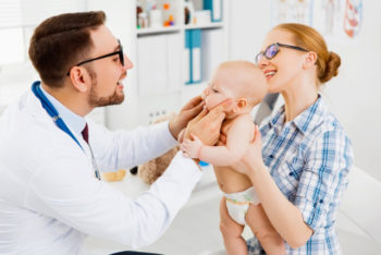 Olhos remelando no bebê: o que pode ser (e o que fazer) – Tua Saúde