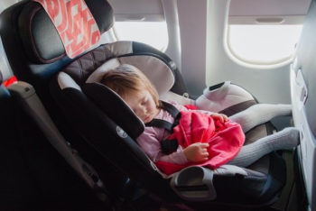 Com quantos meses o bebê pode viajar de avião? – Tua Saúde